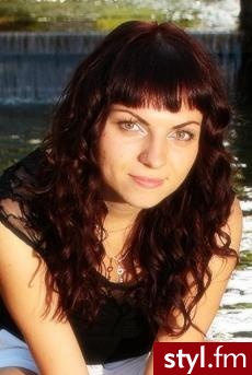 Brązowe Rozpuszczone Kręcone z grzywką Na co dzień Średnie Fryzury