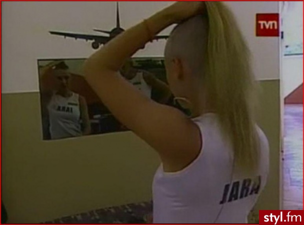 Carla Jara - Irokez damski Proste Na co dzień Średnie Fryzury