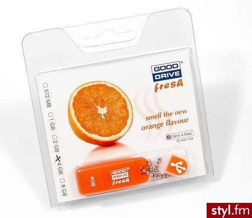 Seria GOODDRIVE FRESH jest propozycją na tegoroczne lato. W niewielkiej obudowie, której długość nie przekracza 5 centymetrów a waga 10 gramów - zamknięto dysk pozwalający zmagazynować 1, 2 lub 4GB danych. GOODDRIVE FRESH oferowany jest w trzech zapachach - Gadżety Inne Moda