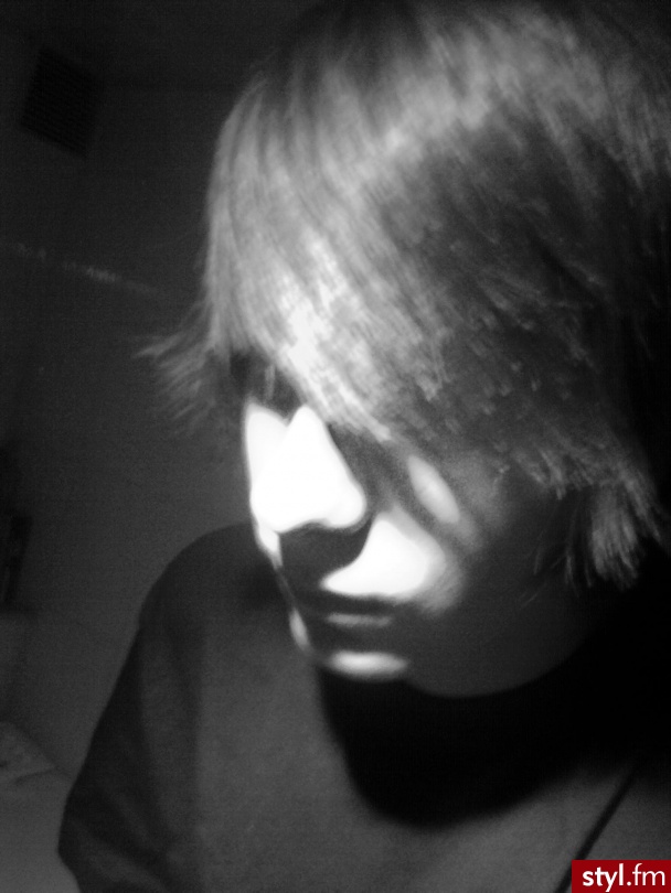 Norma . - EMO Alternatywne Średnie Fryzury