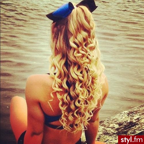Blond Rozpuszczone Kręcone Na co dzień Długie Fryzury