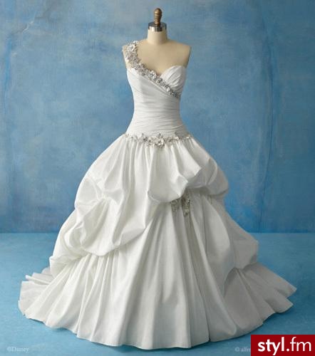 Sukienki Moda