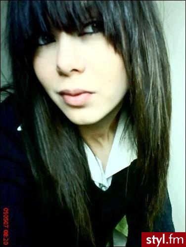 o - Średnie Fryzury