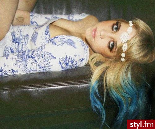 Blond Rozpuszczone Proste Na co dzień Średnie Fryzury
