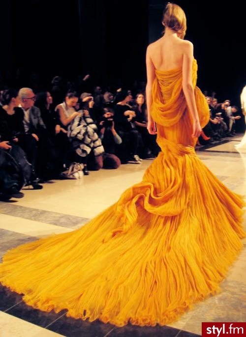 Sukienki Moda