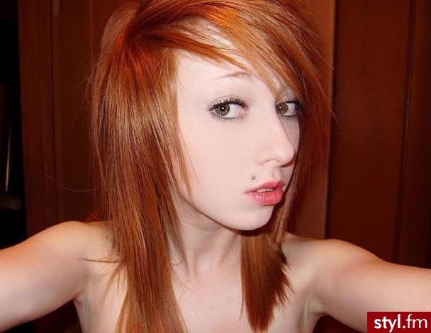 Ashlee Lauren - Średnie Fryzury