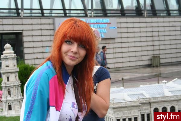 Średnie Fryzury