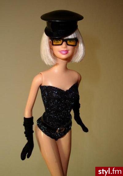 kolekcja lalek Barbie, które powstały na podobieństwo GaGi. Każda z nich jest ubrana w miniaturkę stroju, w którym mogliśmy zobaczyć piosenkarkę. - Misz-masz