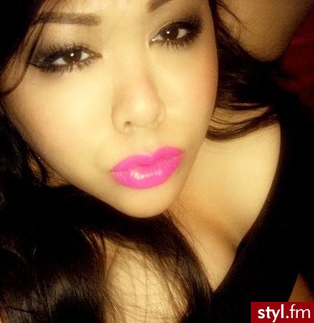 NYX Slim Lip Pencil - FUSCHIA MAYBELLINE Color Sensational Lipstick - FUSCHIA FEVER REVLON Super Lustrous Lipgloss - PINK POP - Dzienne Makijaże