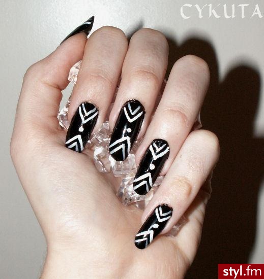 Manicure monochromatyczny - Paznokcie
