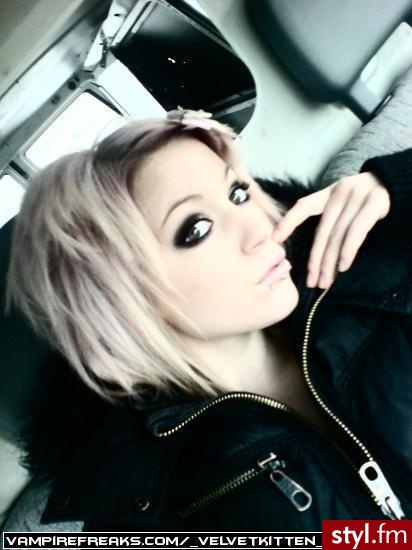 EMO Alternatywne Średnie Fryzury