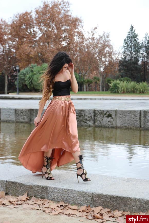 Sukienki Moda