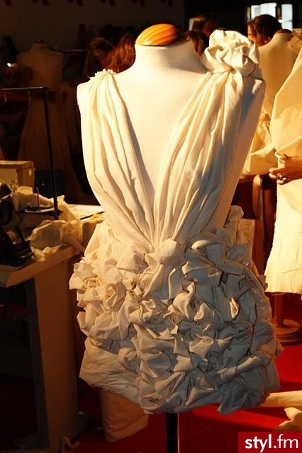 Sukienki Moda