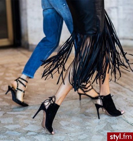 Średnie Spódnice Moda