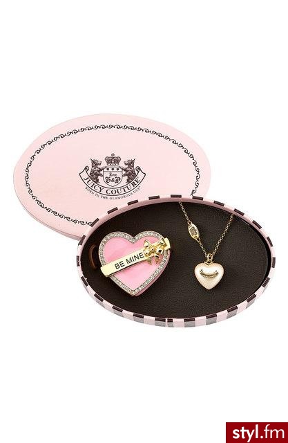 Piękne pudełko od Juicy Couture w którym znajdziesz naszyjnik z przewieszką w kształcie serca wykonanej z perłowe masy oraz pudełeczko z napisem 'MINE' (moje) w którym możesz trzymać swoją biżuterię - 78$ - Pozostałe Dodatki Moda