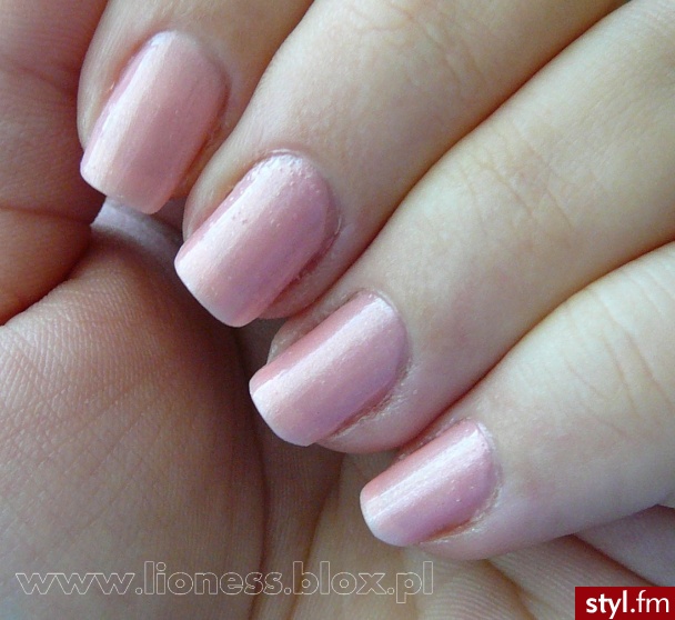 Rimmel - 287 Bahamas Flirt | 
Notka na moim blogu na jego temat:
http://lioness.blox.pl/2013/07/Rimmel-287-Bahamas-Flirt.html - Kwadratowe Naturalne Paznokcie