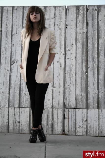 Jeżeli zdjęcie znajduje się już w galerii poproszę o link - Moda uliczna Inne Moda