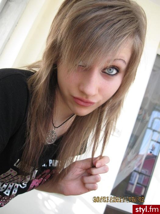 Średnie Fryzury