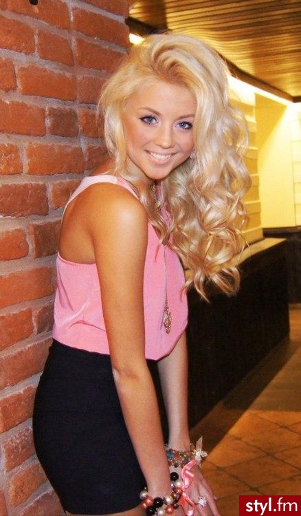 slodka - Blond Rozpuszczone Kręcone Na co dzień Długie Fryzury