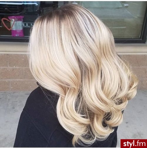 Blond Rozpuszczone Kręcone Na co dzień Długie Fryzury