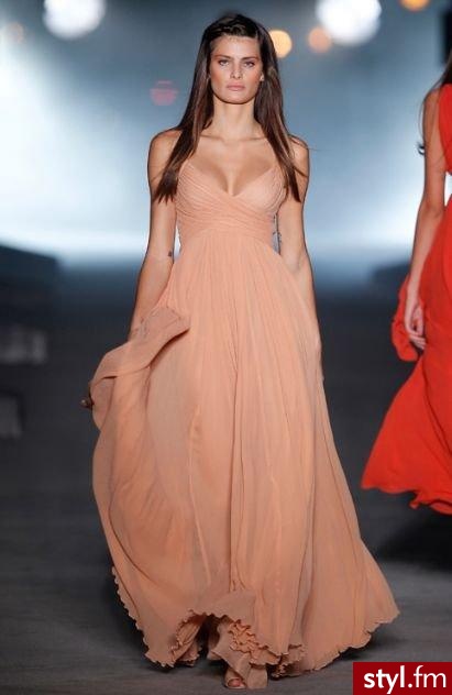 Sukienki Moda