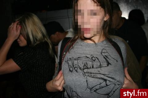 bluzka. zberezna bluzka:p - Pozostałe Ciuchy Moda