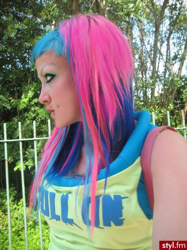 ... - Punk Rock Alternatywne Średnie Fryzury