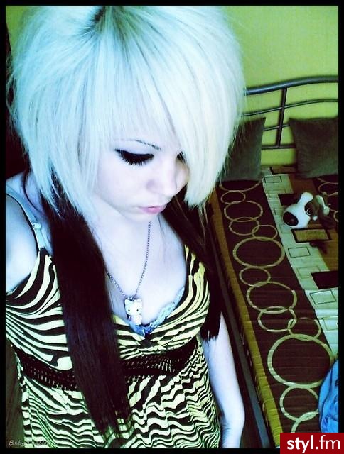 EMO Alternatywne Średnie Fryzury