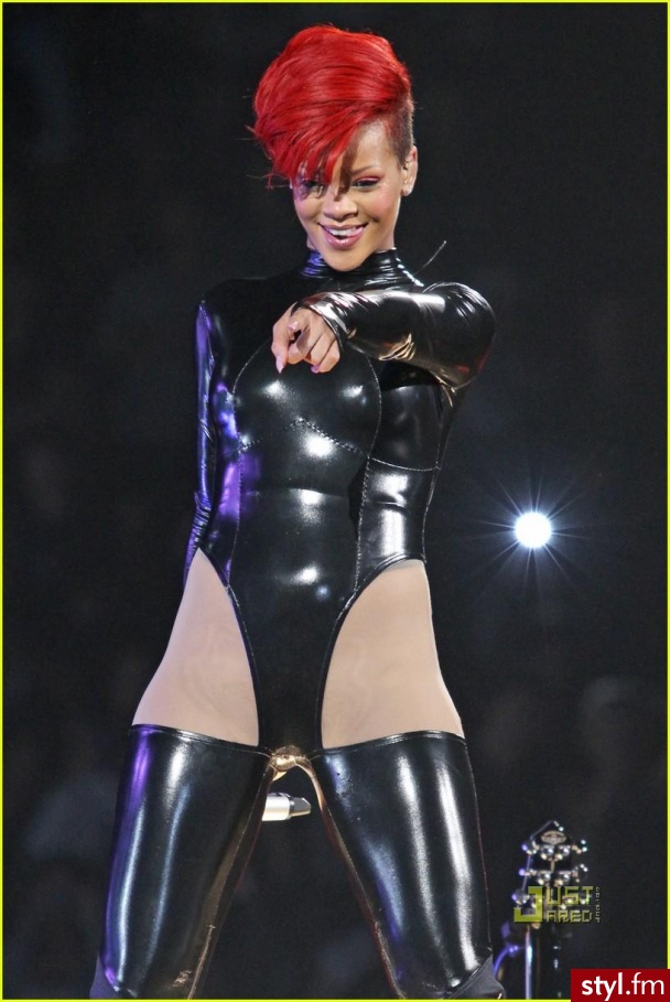 Riri ;* - Średnie Fryzury