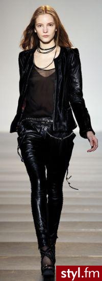Jeżeli zdjęcie znajduje się już w galerii poproszę o link - Moda uliczna Inne Moda