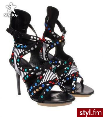 buty. Balenciaga 
Jeżeli już jest proszę o link - Pozostałe Buty Moda
