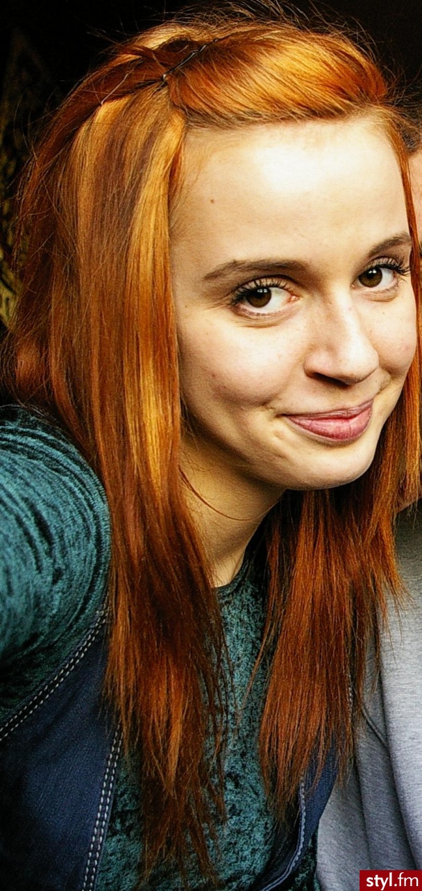 Średnie Fryzury