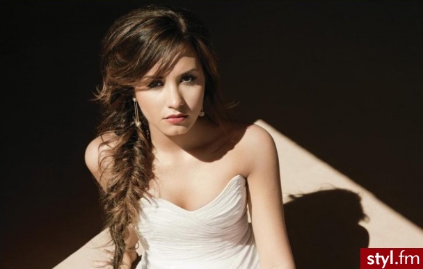 Demi Lovato - Brązowe Warkocze Proste z grzywką Na co dzień Długie Fryzury