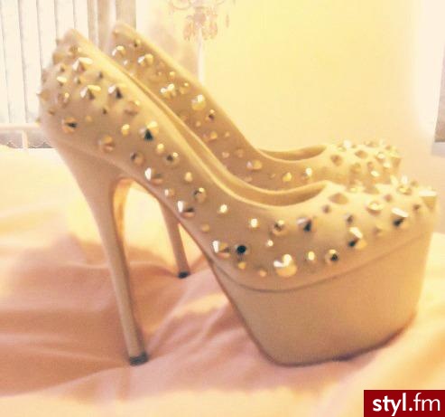 Szpilki Buty Moda