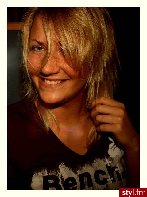 Średnie Fryzury