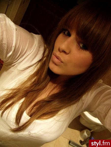;* - Średnie Fryzury