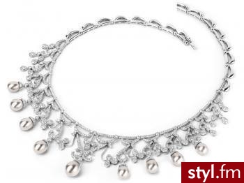 Naszyjnik z białego złota z perłami i brylantami
Apart-51.990 tys. - Pozostałe Dodatki Moda