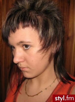 Średnie Fryzury