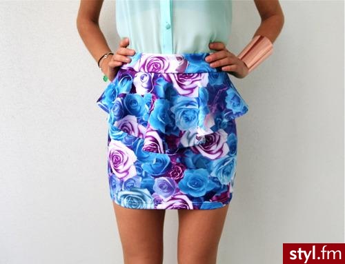 Średnie Spódnice Moda