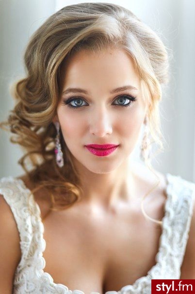 Blond Upięcie Kręcone Ślubne Długie Fryzury