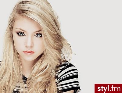 Blond Rozpuszczone Kręcone z grzywką Na co dzień Średnie Fryzury
