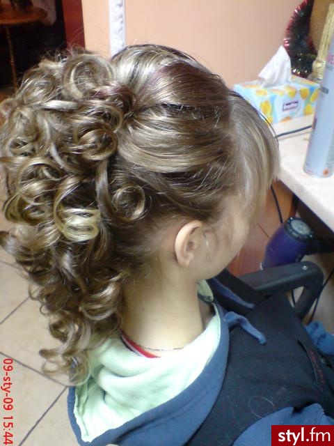 Salonik u Ani Anna Nieroda Bartoszyce ul.kopernika  8\1 tel.0897622180 Pełna satysfakcja klienta!!! - Wieczorowe Średnie Fryzury