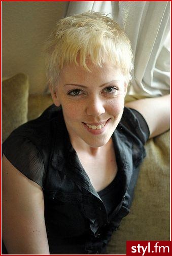 . - Krótkie Fryzury