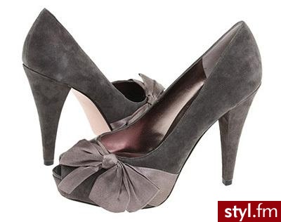 buty od Paris Hilton 'Destiny' , dostępne w kolorach: szary, brązowy, czarny oraz fioletowy. 
Cena: 93$ - Pozostałe Buty Moda