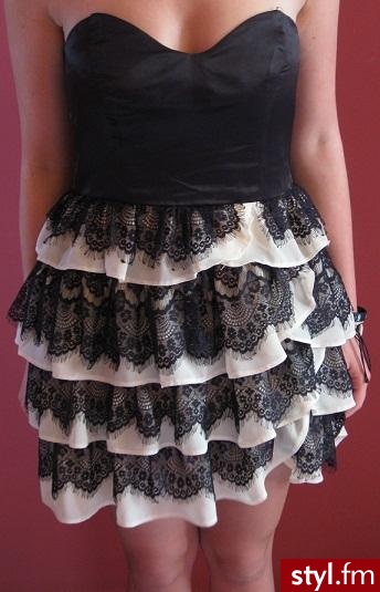 Sukienki Moda
