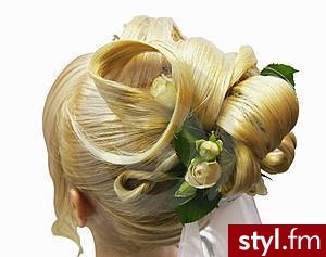 Ślubne Średnie Fryzury