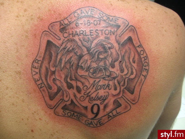 W pamięci strażaków Charleston. - Tatuaże