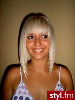 blond hair - Średnie Fryzury
