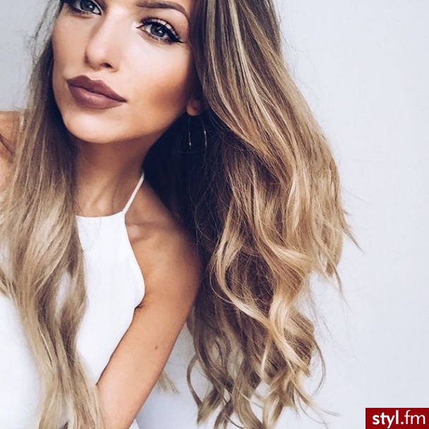 Blond Rozpuszczone Kręcone Na co dzień Długie Fryzury