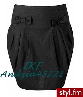 Black bow linen skirt
Cena £25.00 - Pozostałe Ciuchy Moda